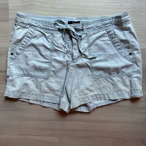 4/$20 🙈 GAP Blue Cargo Shorts with Relaxed Fit and Soft Fabric